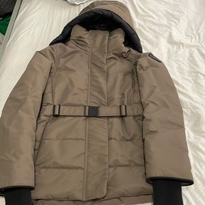 New Canada goose jacket with hoodie